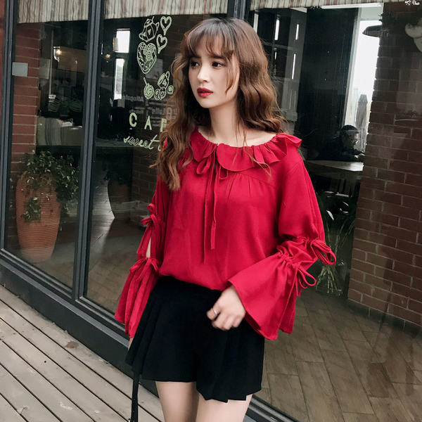 Cămașă șic de damă cu mâneci și volane interesante în alb și roșu