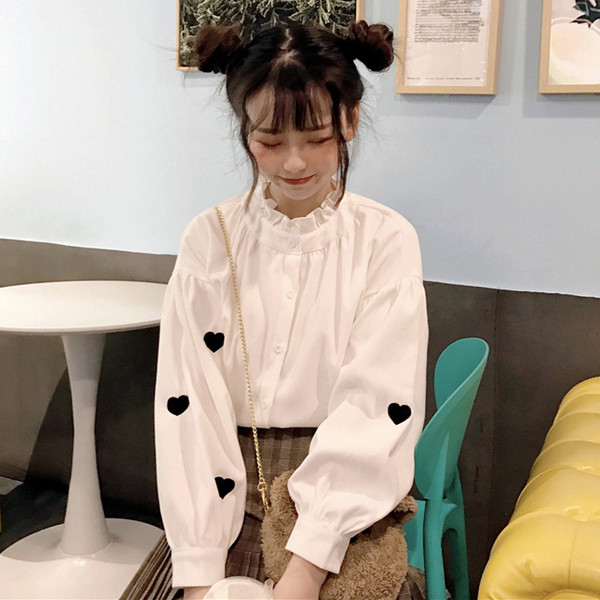 Cămașă de damă de ultimă generație cu mâneci lanternă și inimioare de broderie