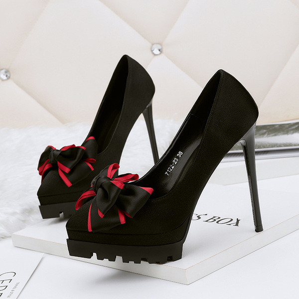 Pantofi eleganti de damă cu toc înalt conici cu o panglică - mai multe culori