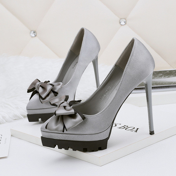 Pantofi eleganti de damă cu toc înalt conici cu o panglică - mai multe culori