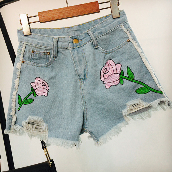 Pantaloni scurți moderni din denim cu talie înaltă și broderie