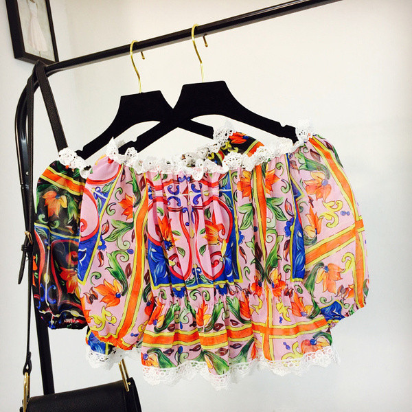 Bluza scurta de dama colorata in trei culori cu dantela