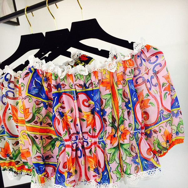 Bluza scurta de dama colorata in trei culori cu dantela