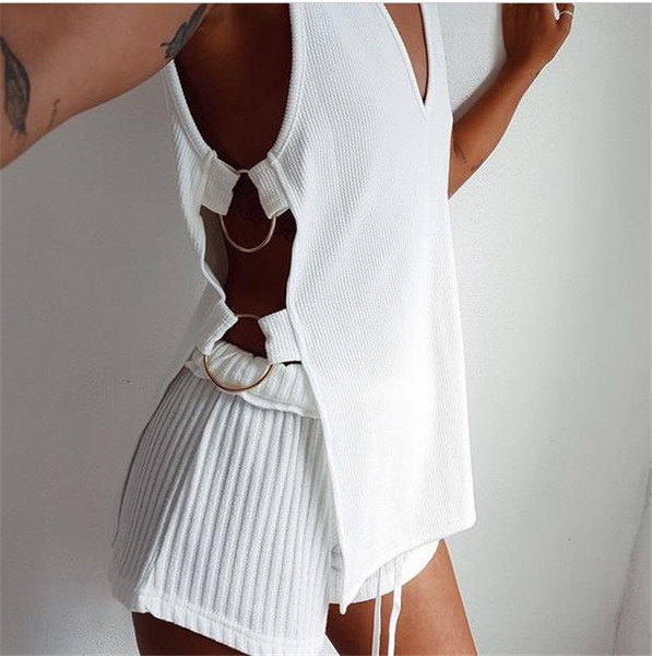 Maieu modern de damă deschis lateral cu elemente metalice