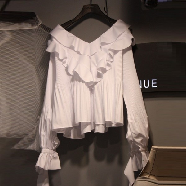 Cămașă casual de damă în alb, cu volane și mâneci tip felinar