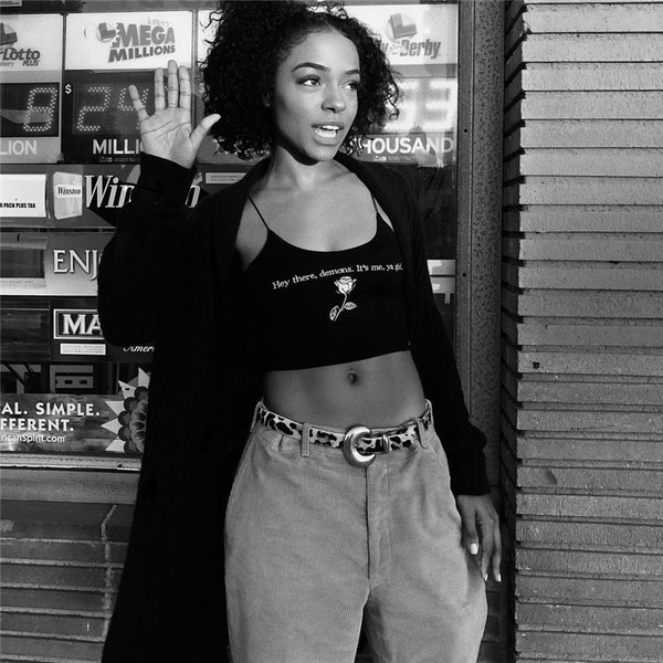 Maieu scurt de zi cu zi, cu inscripție în negru