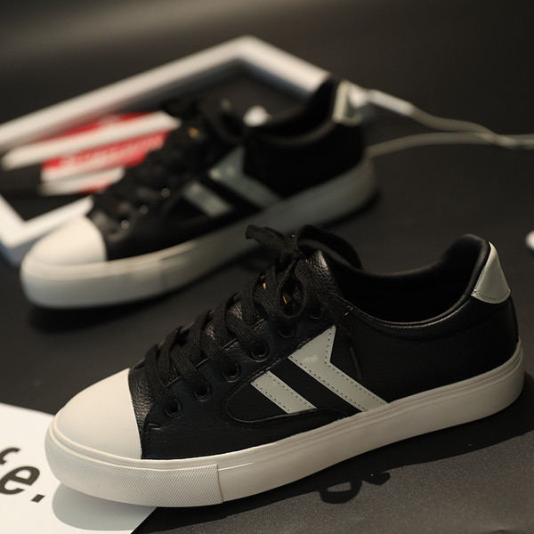 Adidași bărbați din piele cu decor a doua culoare