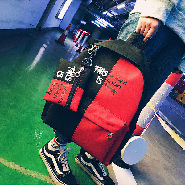 Alkalmi női hátizsák plusz egy pénztárca két színben feliratos