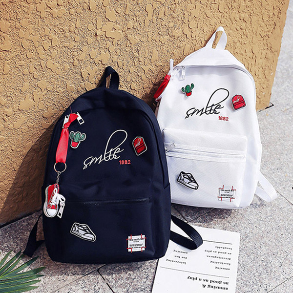 Rucsac casual dama cu aplicatii in alb si negru