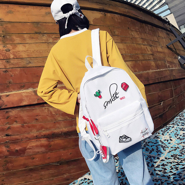 Rucsac casual dama cu aplicatii in alb si negru