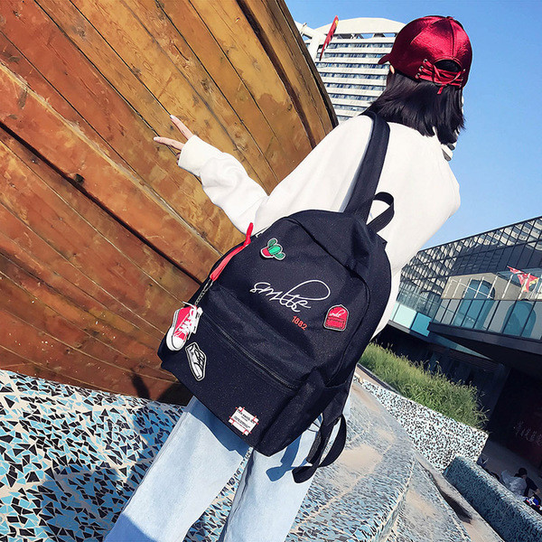 Rucsac casual dama cu aplicatii in alb si negru