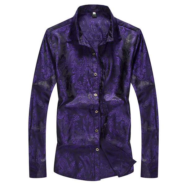 Μοντέρνο πουκάμισο ατόμων σε ανοιχτά χρώματα με μακριά μανίκια