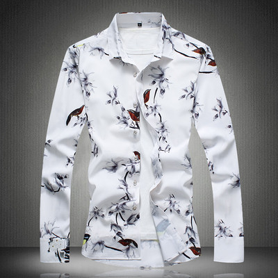 Мъжка модерна риза с дълъг ръкав в бял цвят с флорална щампа