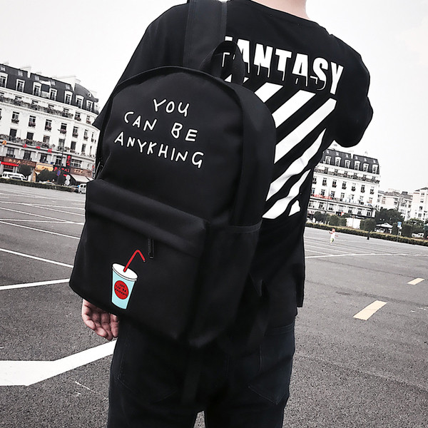 Rucsacuri pentru bărbați cu aplicații în negru