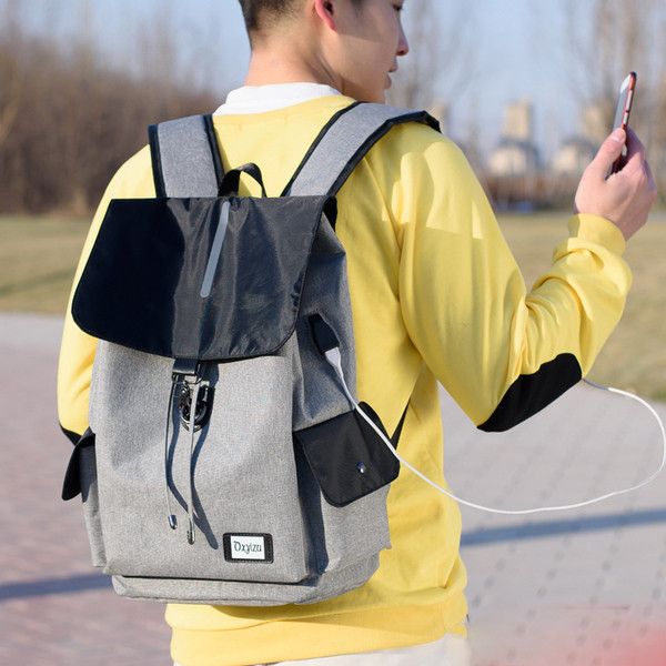 Rucsac pentru bărbați potrivit pentru călătorii cu opțiunea de încărcare a unui telefon - două modele