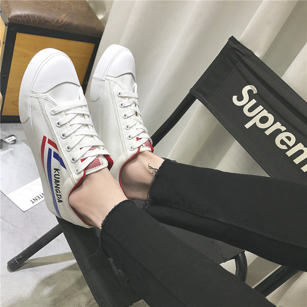 Tenisi casual barbatesti cu elemente laterale colorate