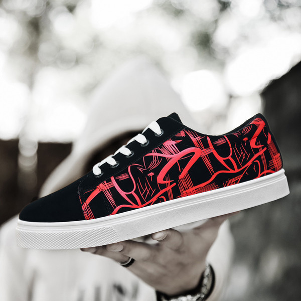 Adidași moderni pentru bărbați cu imprimeu color lateral, potriviti pentru utilizarea de zi cu zi