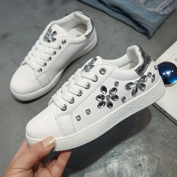 Adidași de damă pe talpă plată cu pietre decorative