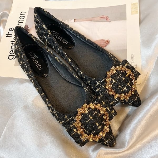 Pantofi casual din pânză ascuțiți, cu o panglică mare și o cataramă metalică în două culori