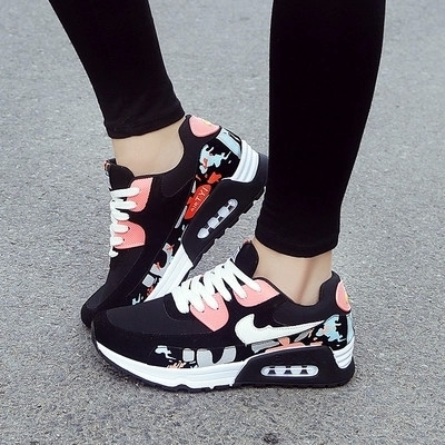 Adidasi dama in diferite culori cu talpa plate