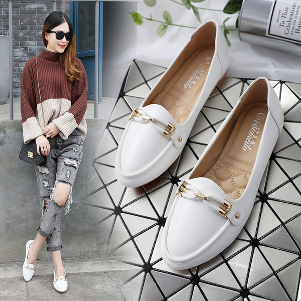 Pantofi casual dama din piele ecologica cu cusatura exterioara si decor metalic in trei culori - negru, alb si bej