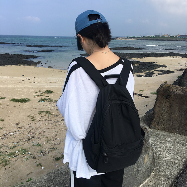 Rucsac de damă potrivit pentru călătorii în negru