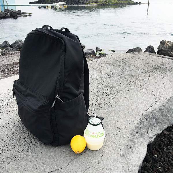 Rucsac de damă potrivit pentru călătorii în negru