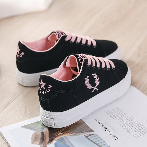 Tenisi dama pe talpa plata in mai multe culori cu broderie