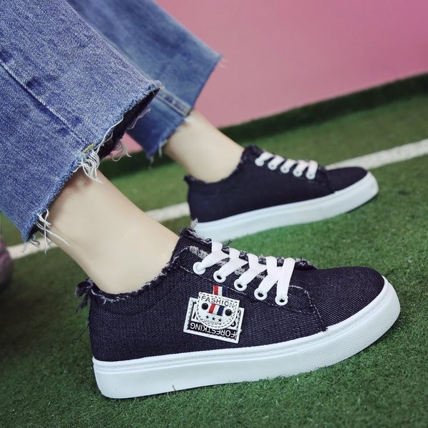 Tenisi dama din denim cu imprimeu si motive rupte in trei culori