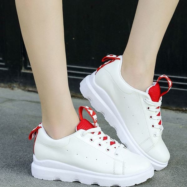 Model nou de adidasi de vara dama cu elemente colorate