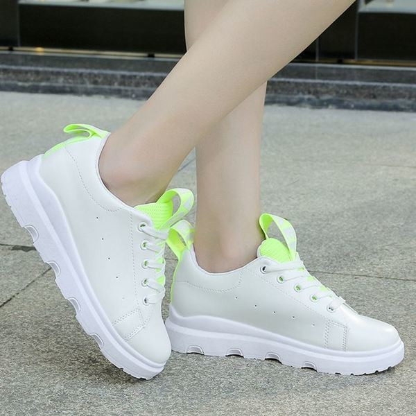 Model nou de adidasi de vara dama cu elemente colorate