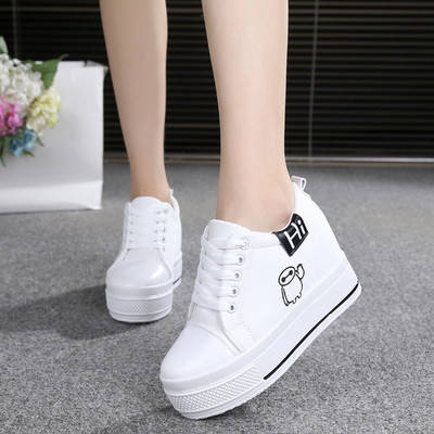 Adidasi eleganti de dama in doua modele cu talpa inalta si joasa si benzi laterale colorate element si imprimeu