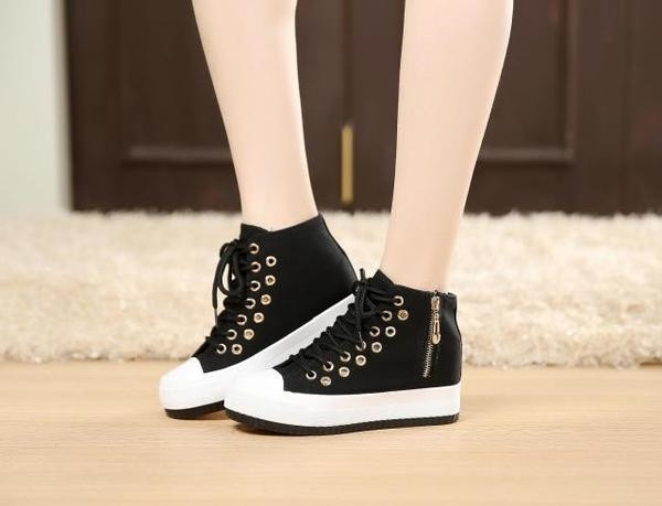 Tenisi casual dama cu elemente metalice si fermoar celular