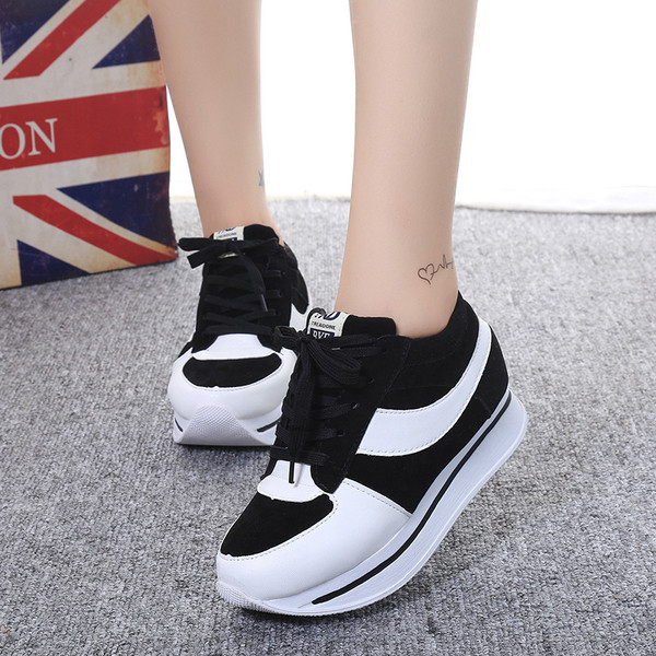 Adidasi sport de dama in doua culori cu talpa joasa rotunjita