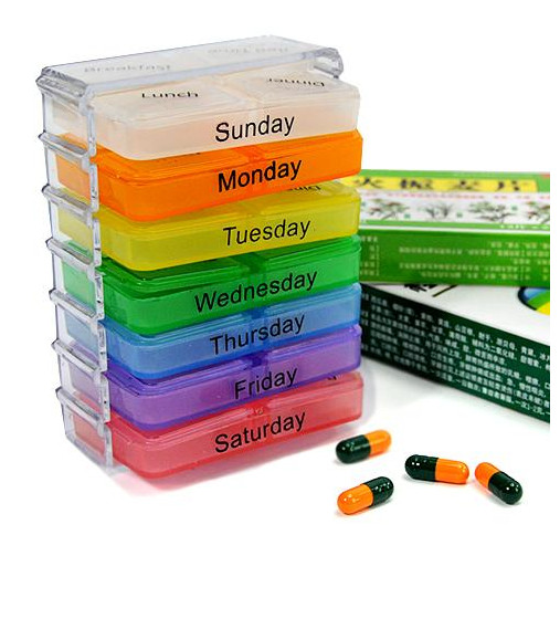 Organizator de pastile practic și confortabil de purtat pentru o săptămână