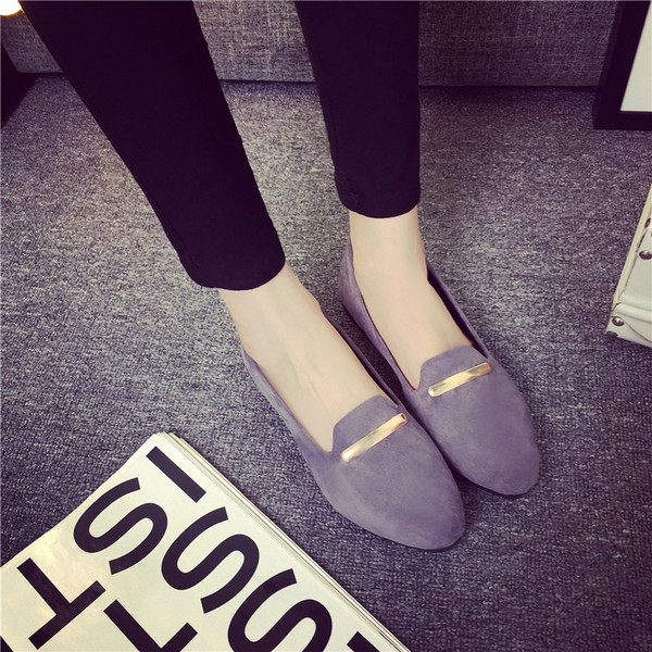 Pantofi de dama din piele intoarsa usor ascutita cu element metalic in mai multe culori