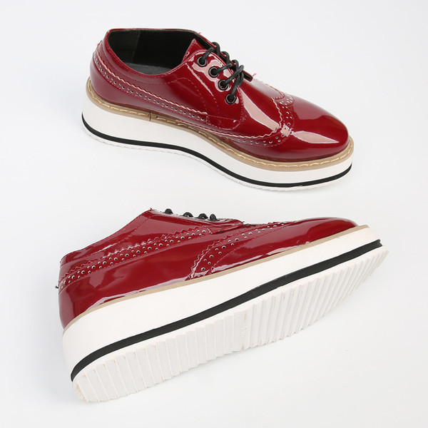 Pantofi de dama din piele lacuita cu talpa plate in mai multe culori