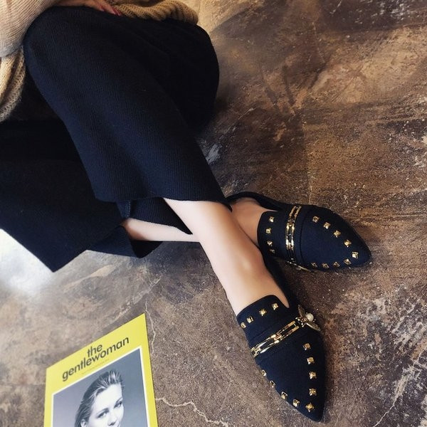 Pantofi dama din piele intoarsa in trei modele - cu decor metalic, nituri si imprimeu