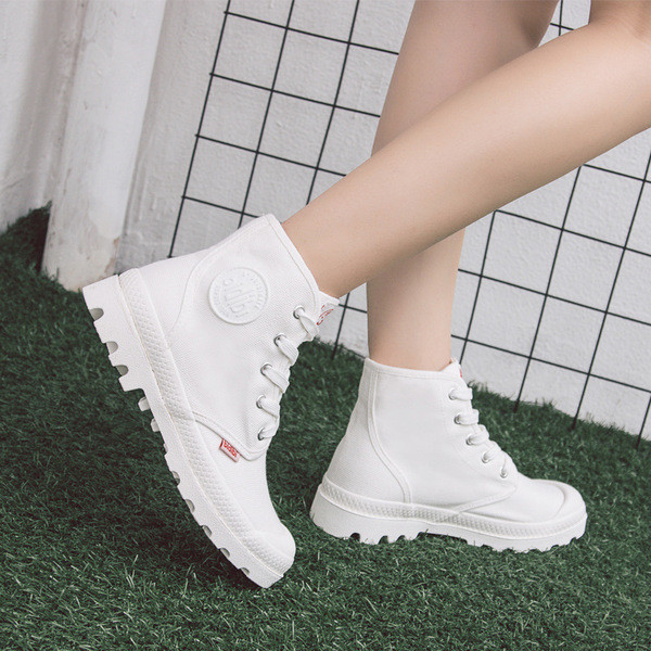 Γυναικεία αθλητικά παπούτσια σε διάφορα χρώματα με σκληρή σόλα