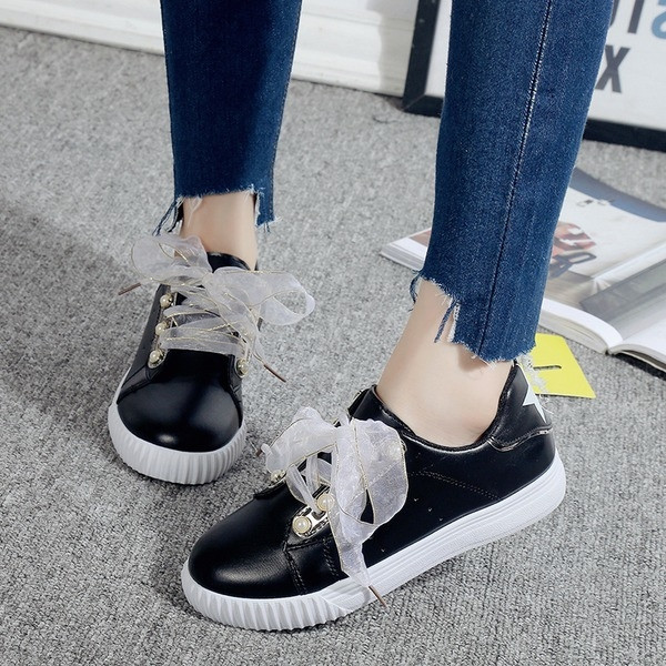 Adidași eleganti de damă cu legături din dantelă în alb-negru