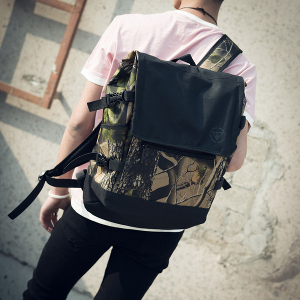 Rucsac pentru bărbați cu imprimeu interesant potrivit pentru călătorii - mai multe modele