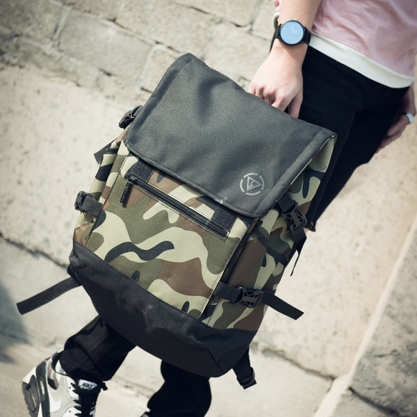 Rucsac pentru bărbați cu imprimeu interesant potrivit pentru călătorii - mai multe modele