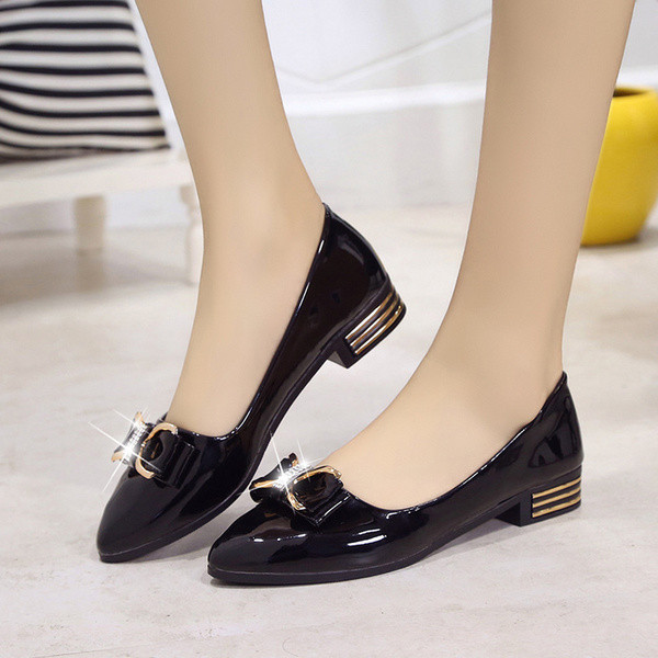 Модерни дамски лачени обувки с панделка в три цвята - бял, черен и розов