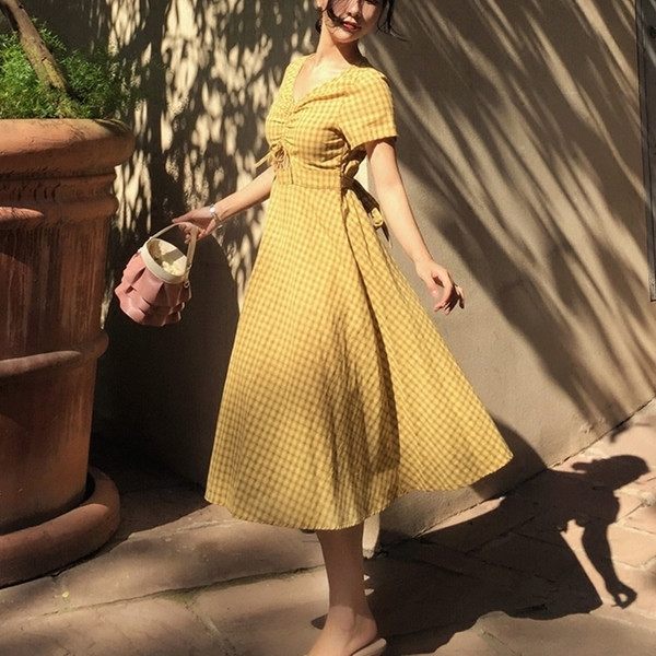 Rochie casual de dama cu maneci scurte stil retro in culoare galbena