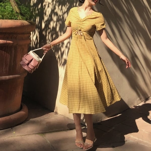 Rochie casual de dama cu maneci scurte stil retro in culoare galbena