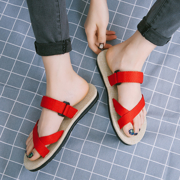 Дамски чехли през пръсти в три цвята - бежов, червен и черен