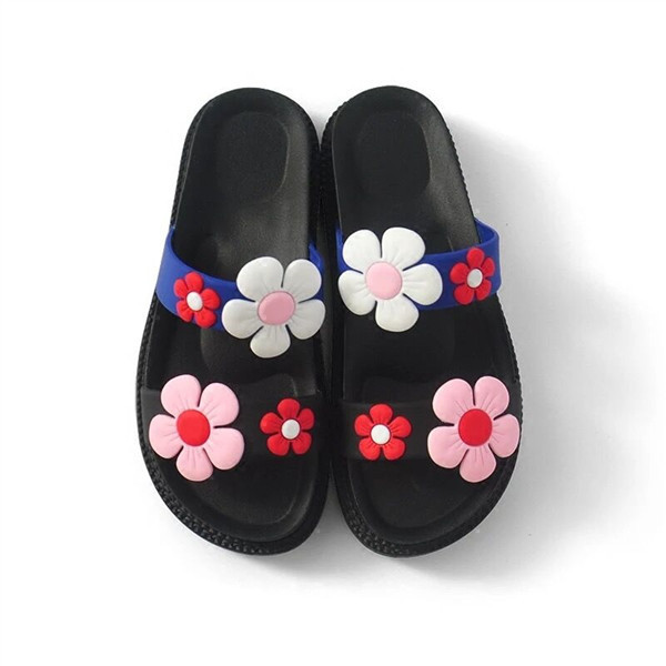 Ежедневни дамски чехли с дебела подметка и декорация флорални мотиви в два цвята