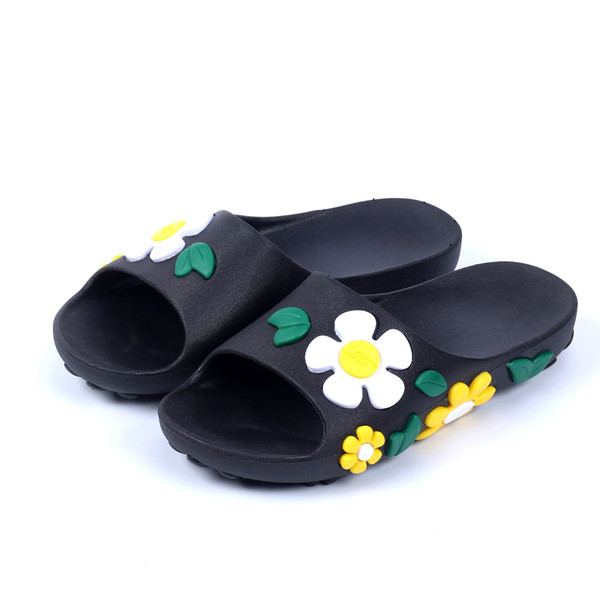 Papuci de dama practici cu elemente colorate, potriviti pentru utilizarea de zi cu zi