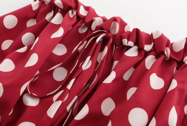 Bustiera de dama de vara cu buline intr-un model liber cu cravate