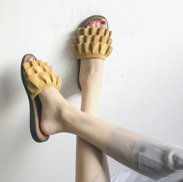 Papuci moderni de dama cu element cret si talpa joasa in trei culori